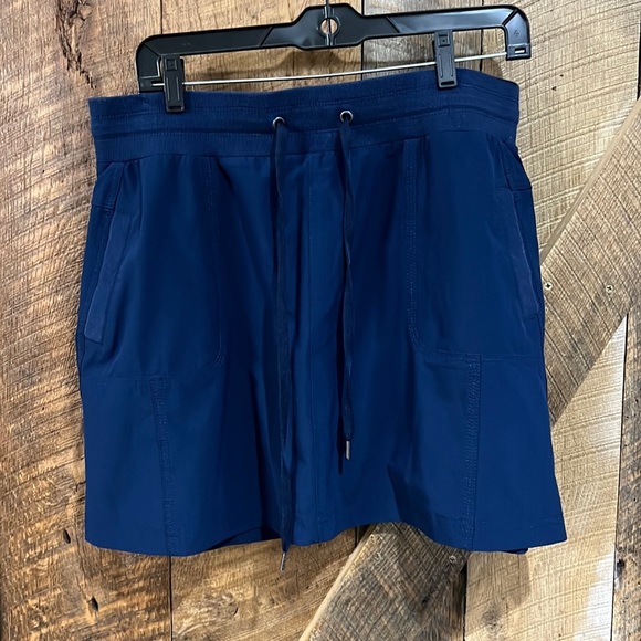 Intro love the fit navy skort size 14P - Picture 1 of 3